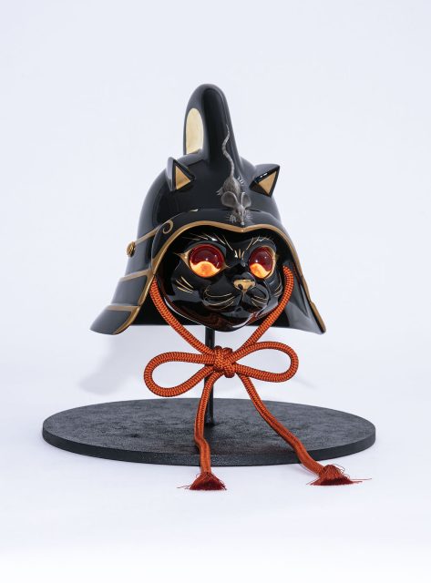 Kuro-Urushi-Mamori-Nekogami-Kabuto (Black urushi guardian cat Japanese helmet)