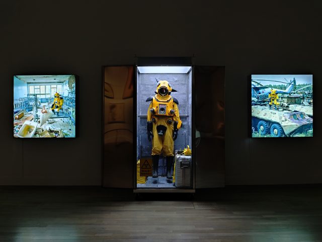 時代のプリズム:日本で生まれた美術表現 1989-2010